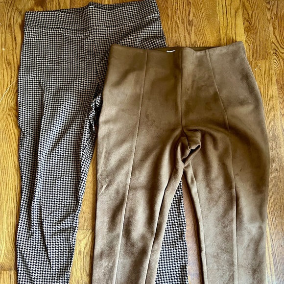 2/$25 Loft soft flattering leggings in houndstooth and caramel - Picture 1 of 9